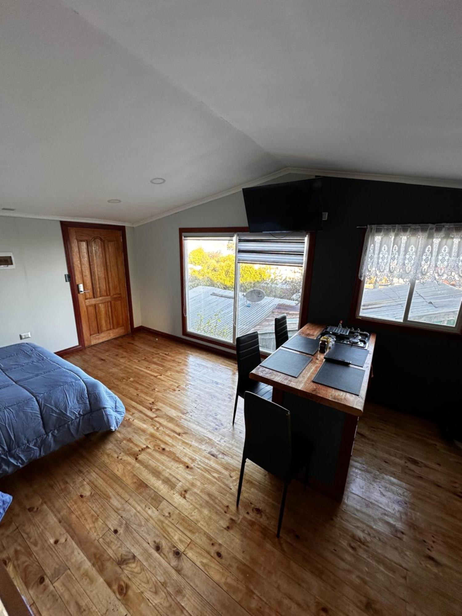 Hostal Y Cabanas Mirando Al Mar Пуэрто-Монт Экстерьер фото