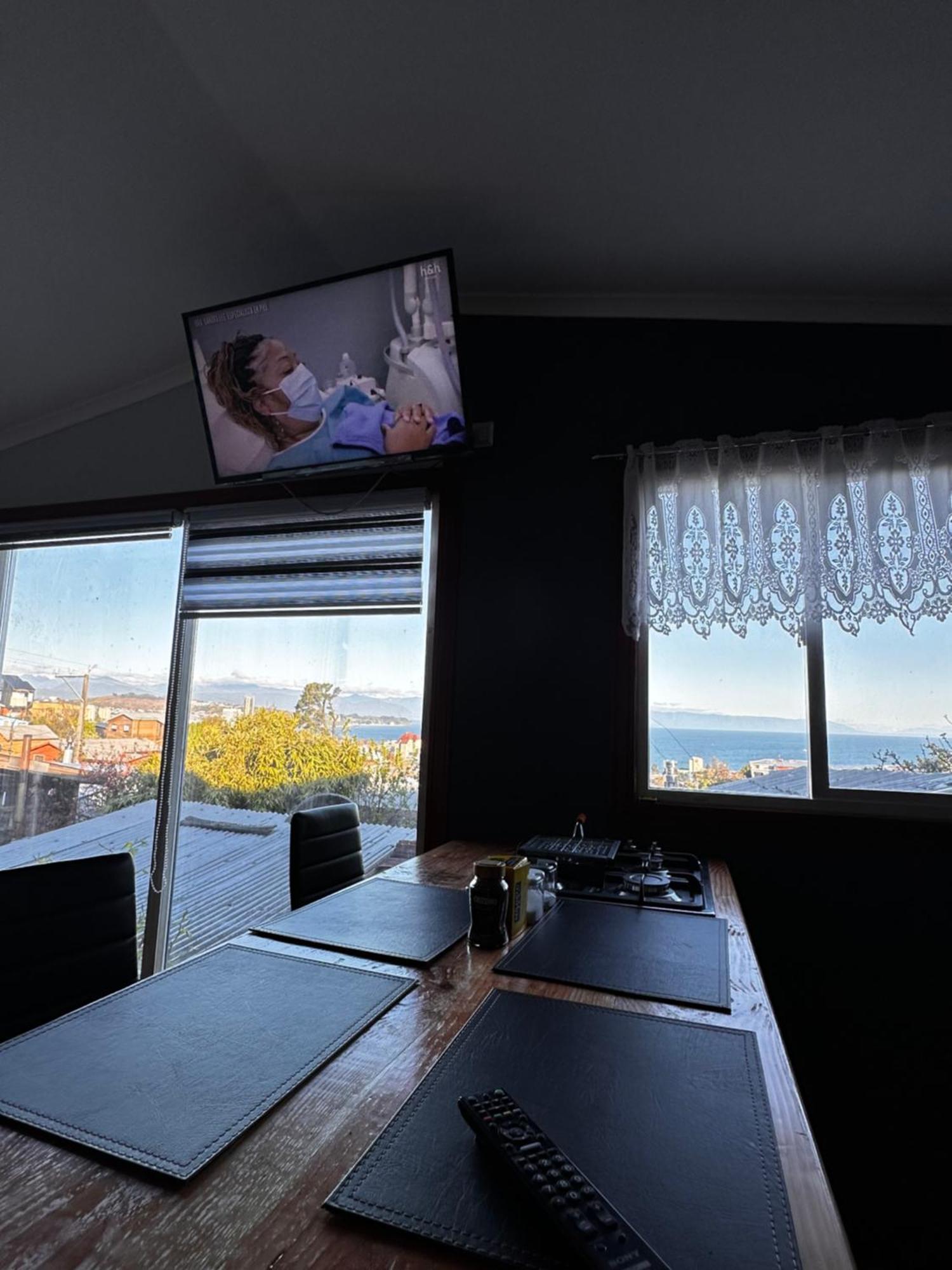 Hostal Y Cabanas Mirando Al Mar Пуэрто-Монт Экстерьер фото